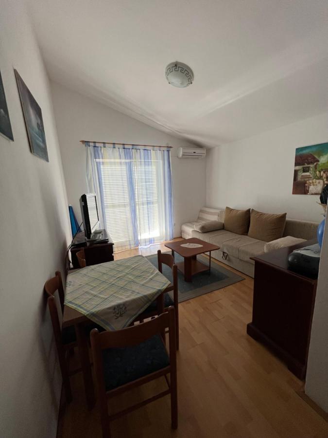 Apartments Akiki Карлобаг Экстерьер фото